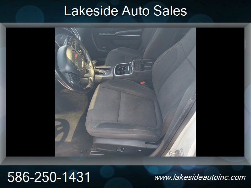 2019 Dodge Charger SXT Charger - Photo 6 - Clinton Township, MI 48036