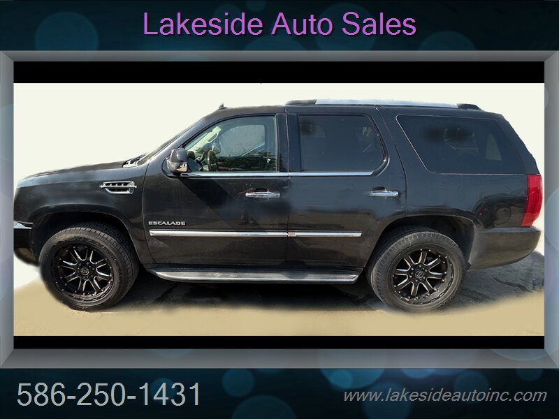 2011 Cadillac Escalade   - Photo 5 - Clinton Township, MI 48036