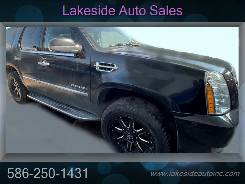 2011 Cadillac Escalade   - Photo 6 - Clinton Township, MI 48036