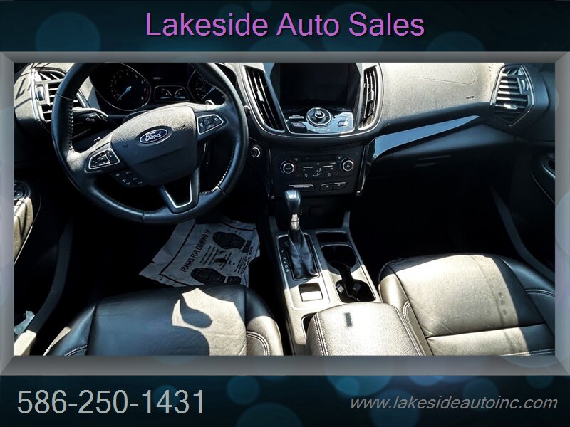 2011 Cadillac Escalade   - Photo 8 - Clinton Township, MI 48036