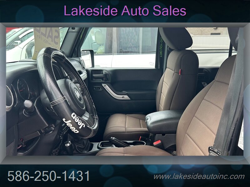 2012 Jeep Wrangler Unlimited Sahara - Photo 7 - Clinton Township, MI 48036
