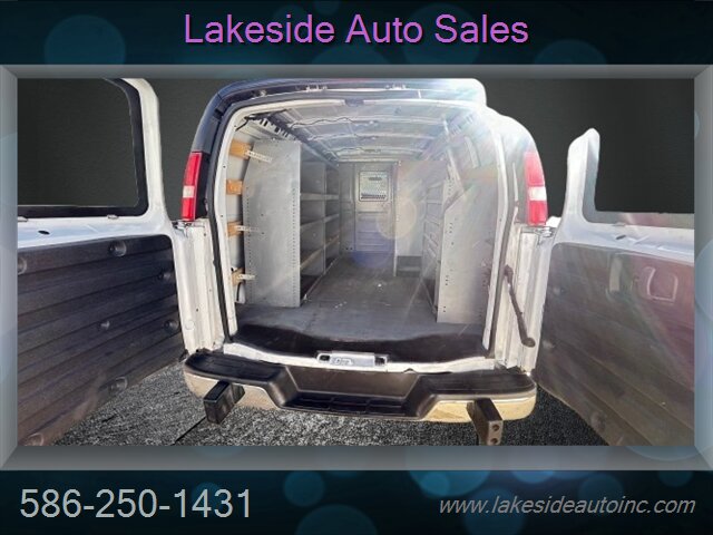 2017 GMC Savana 2500   - Photo 8 - Clinton Township, MI 48036