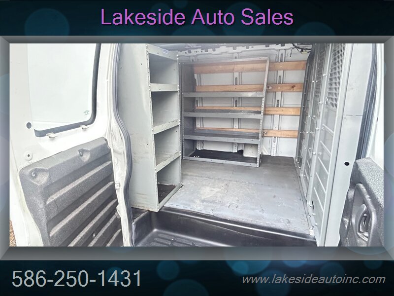 2017 GMC Savana 2500 - Photo 11 - Clinton Township, MI 48036