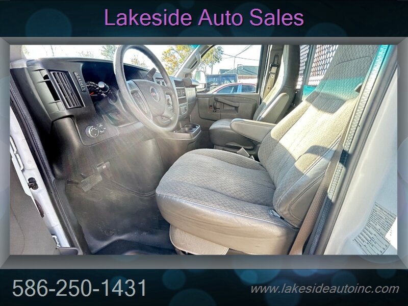 2017 GMC Savana 2500   - Photo 11 - Clinton Township, MI 48036