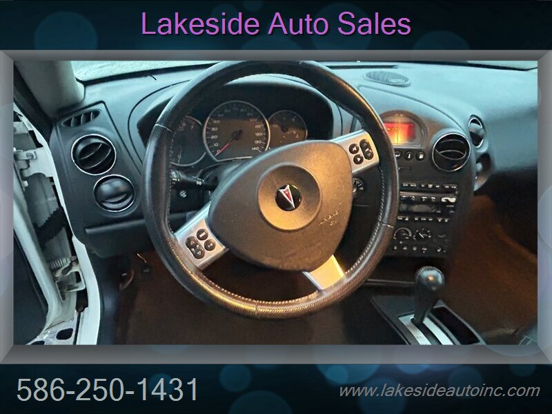 2008 Pontiac Grand Prix   - Photo 7 - Clinton Township, MI 48036