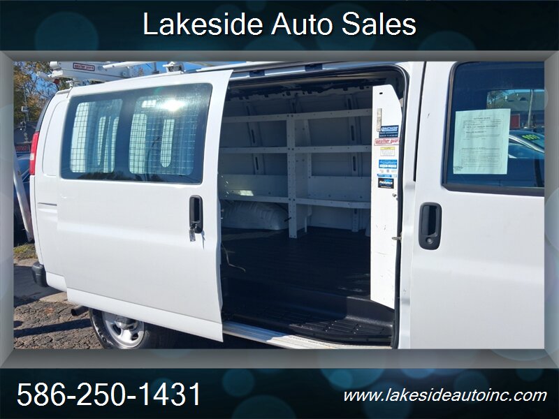 2018 Chevrolet Express 2500   - Photo 17 - Clinton Township, MI 48036