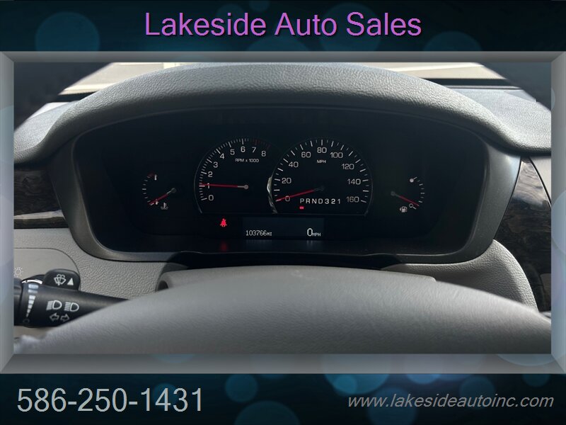 2011 Cadillac DTS Luxury Collection   - Photo 15 - Clinton Township, MI 48036