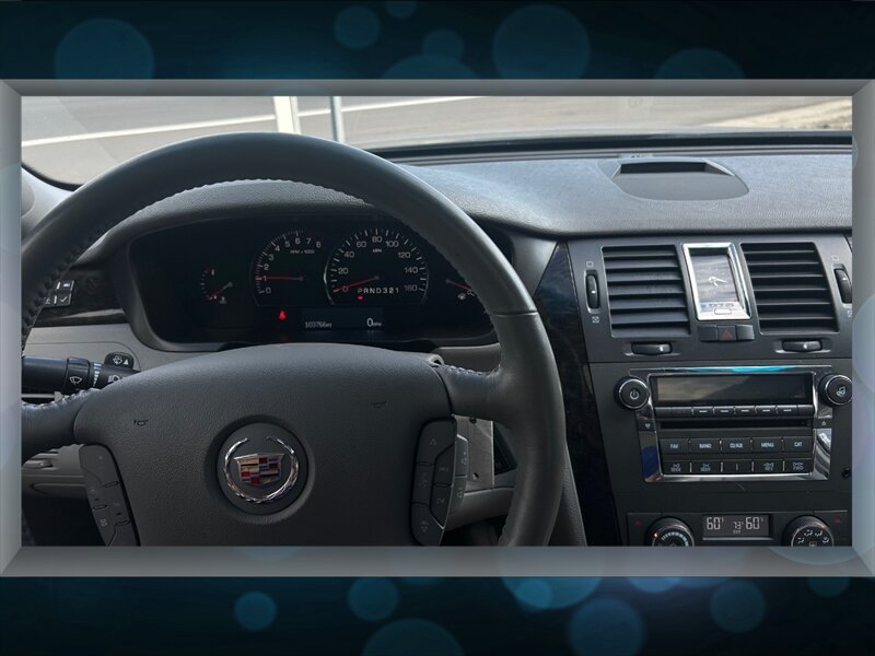 2011 Cadillac DTS Luxury Collection   - Photo 14 - Clinton Township, MI 48036