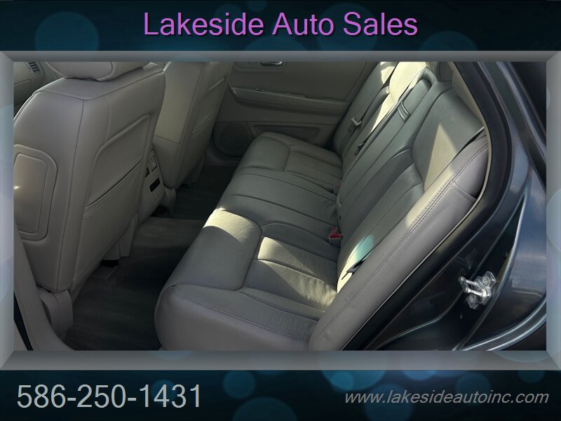 2011 Cadillac DTS Luxury Collection   - Photo 11 - Clinton Township, MI 48036