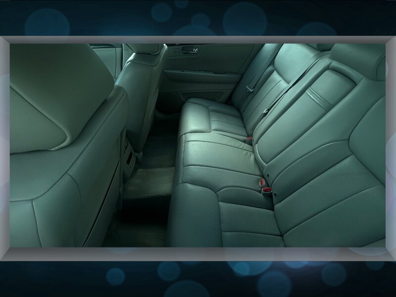 2011 Cadillac DTS Luxury Collection   - Photo 12 - Clinton Township, MI 48036
