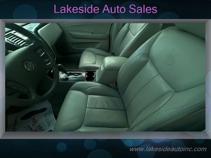 2011 Cadillac DTS Luxury Collection   - Photo 8 - Clinton Township, MI 48036