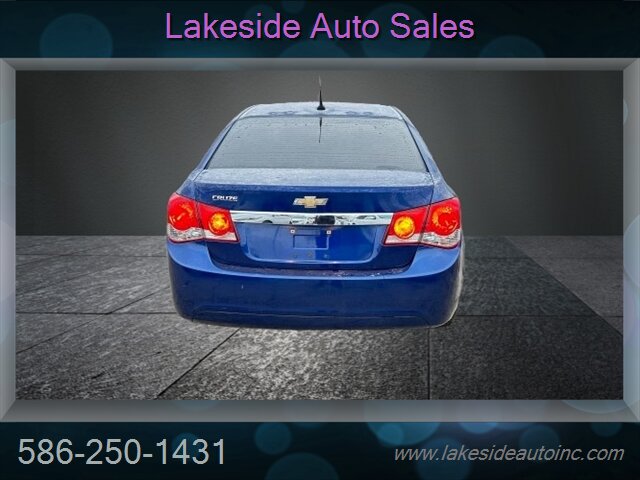2013 Chevrolet Cruze LS Auto   - Photo 6 - Clinton Township, MI 48036
