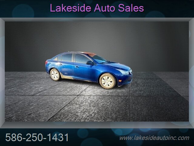 2013 Chevrolet Cruze LS Auto   - Photo 12 - Clinton Township, MI 48036