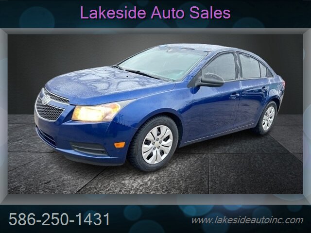 2013 Chevrolet Cruze LS Auto   - Photo 1 - Clinton Township, MI 48036