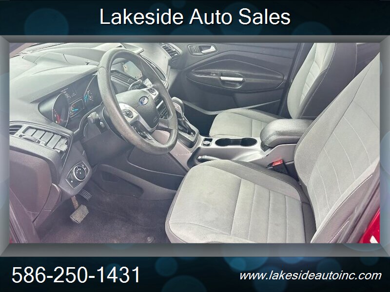 2016 Ford Escape SE - Photo 14 - Clinton Township, MI 48036