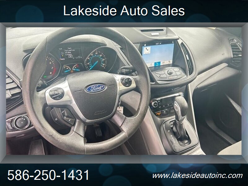 2016 Ford Escape SE - Photo 13 - Clinton Township, MI 48036