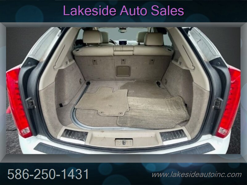 2011 Cadillac SRX Luxury Collection   - Photo 11 - Clinton Township, MI 48036