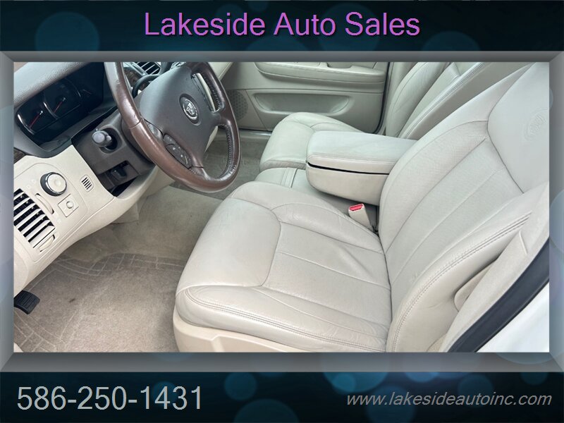 2011 Cadillac SRX Luxury Collection   - Photo 9 - Clinton Township, MI 48036