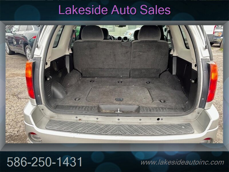 2007 GMC Envoy SLE SLE 4dr SUV   - Photo 15 - Clinton Township, MI 48036