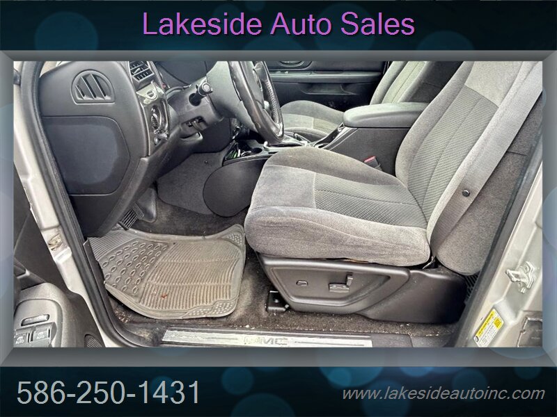 2007 GMC Envoy SLE SLE 4dr SUV   - Photo 11 - Clinton Township, MI 48036