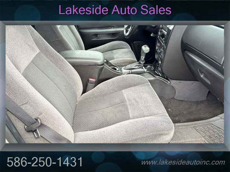 2007 GMC Envoy SLE SLE 4dr SUV   - Photo 12 - Clinton Township, MI 48036