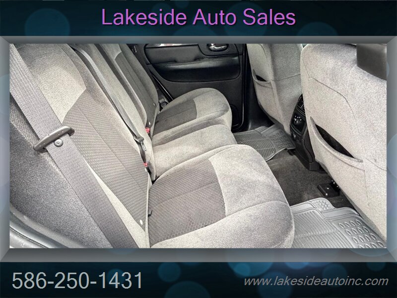 2007 GMC Envoy SLE SLE 4dr SUV   - Photo 13 - Clinton Township, MI 48036