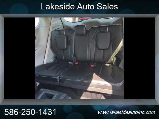 2019 Chrysler Pacifica Limited  Limited - Photo 9 - Clinton Township, MI 48036