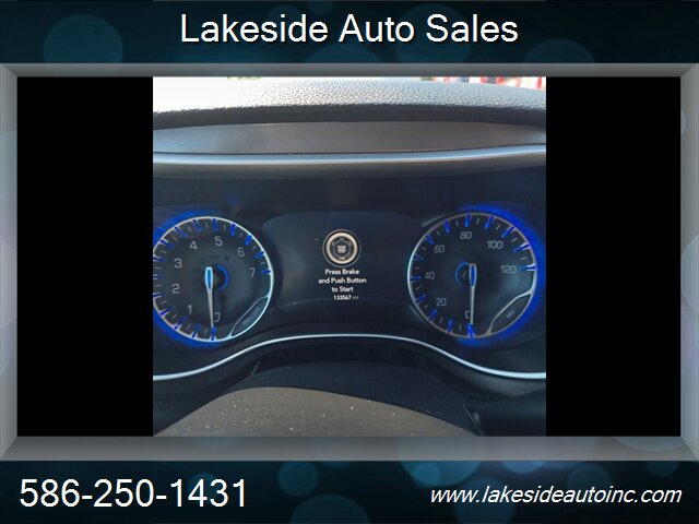 2019 Chrysler Pacifica Limited  Limited - Photo 5 - Clinton Township, MI 48036