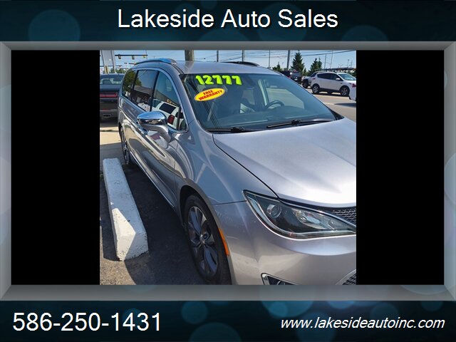 2019 Chrysler Pacifica Limited  Limited - Photo 2 - Clinton Township, MI 48036