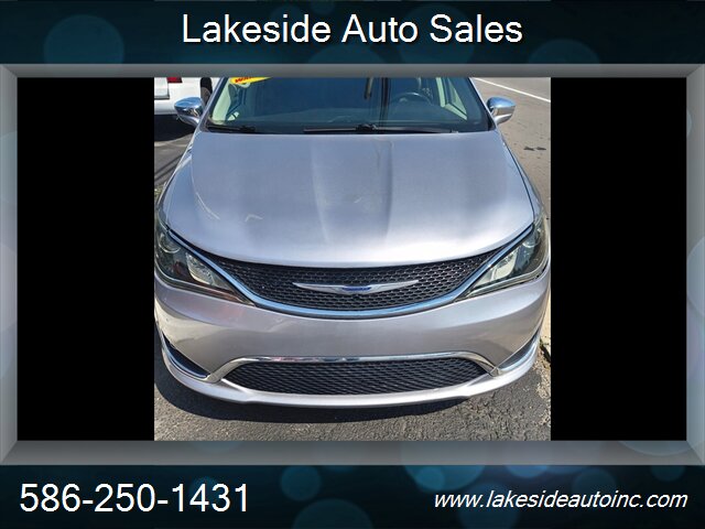2019 Chrysler Pacifica Limited  Limited - Photo 3 - Clinton Township, MI 48036