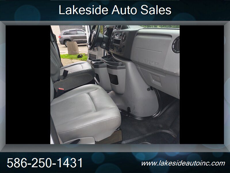 2023 Ford E350 -Series Van-BOX TRUCK REFRIGERATION 12 FOOT FIBERGLASS BOX 7.3 V8 - Photo 3 - Clinton Township, MI 48036
