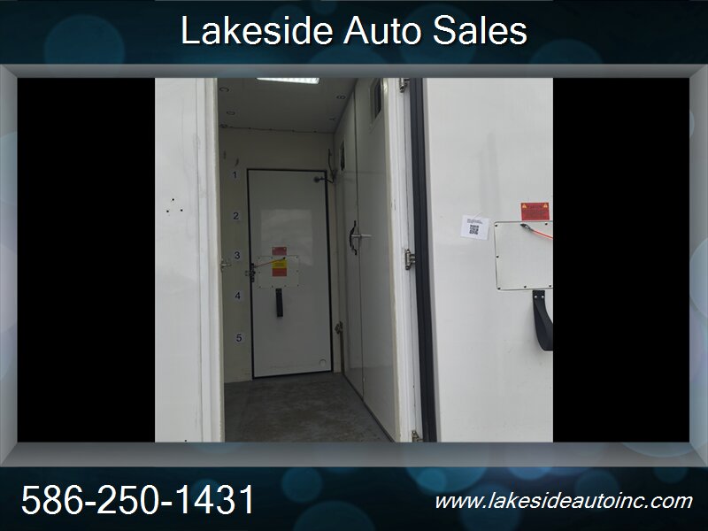 2023 Ford E350 -Series Van-BOX TRUCK REFRIGERATION 12 FOOT FIBERGLASS BOX 7.3 V8 - Photo 10 - Clinton Township, MI 48036