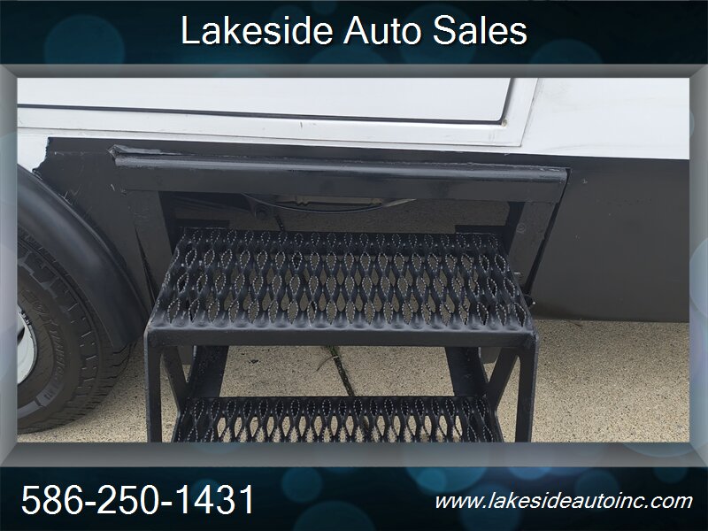 2023 Ford E350 -Series Van-BOX TRUCK REFRIGERATION 12 FOOT FIBERGLASS BOX 7.3 V8 - Photo 8 - Clinton Township, MI 48036