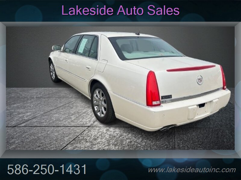 2008 Cadillac DTS   - Photo 9 - Clinton Township, MI 48036