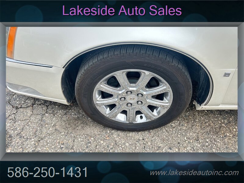2008 Cadillac DTS   - Photo 12 - Clinton Township, MI 48036