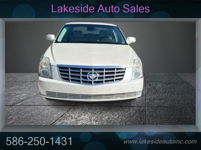 2008 Cadillac DTS   - Photo 3 - Clinton Township, MI 48036