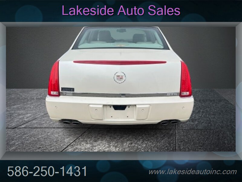 2008 Cadillac DTS   - Photo 8 - Clinton Township, MI 48036