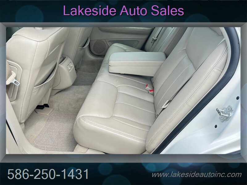2008 Cadillac DTS   - Photo 11 - Clinton Township, MI 48036