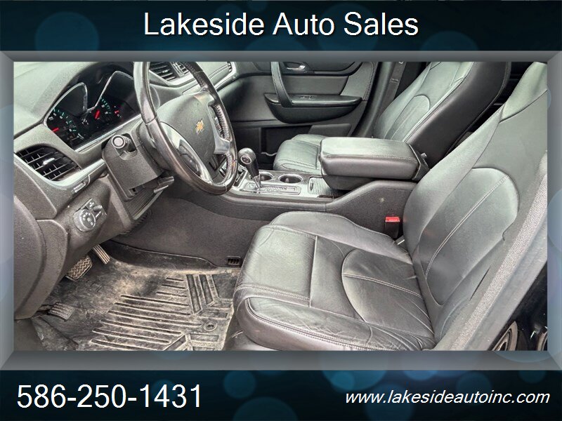 2017 Nissan Pathfinder S PLATINUM - Photo 11 - Clinton Township, MI 48036