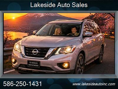 2017 Nissan Pathfinder S  PLATINUM SUV