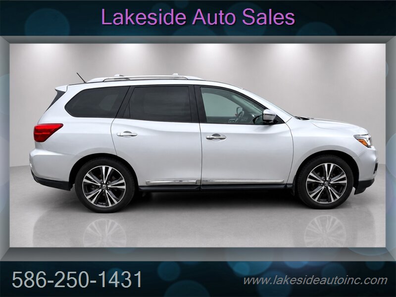 2017 Nissan Pathfinder S  PLATINUM - Photo 5 - Clinton Township, MI 48036
