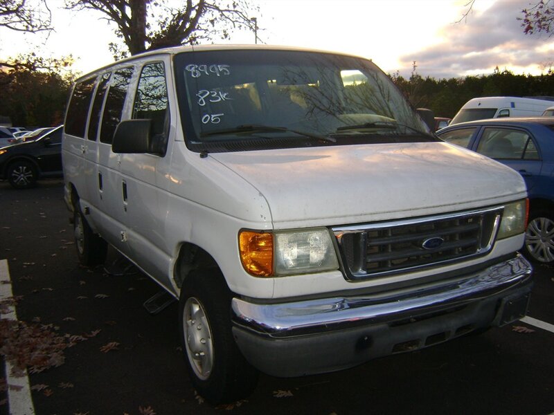 2005 Ford Econoline Wagon Chateau