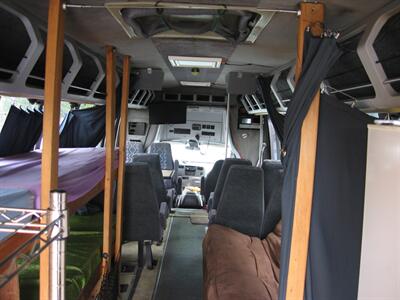 1999 Ford F550 Super Duty XLT Shuttle Bus  7.3 Power Stroke - Photo 16 - Portland, OR 97220
