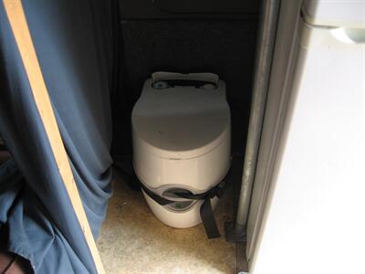 1999 Ford F550 Super Duty XLT Shuttle Bus  7.3 Power Stroke - Photo 15 - Portland, OR 97220