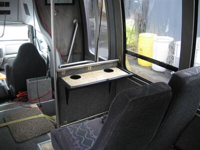1999 Ford F550 Super Duty XLT Shuttle Bus  7.3 Power Stroke - Photo 17 - Portland, OR 97220