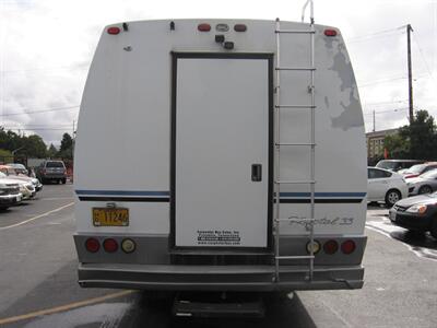 1999 Ford F550 Super Duty XLT Shuttle Bus  7.3 Power Stroke - Photo 3 - Portland, OR 97220