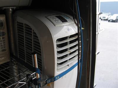 1999 Ford F550 Super Duty XLT Shuttle Bus  7.3 Power Stroke - Photo 14 - Portland, OR 97220