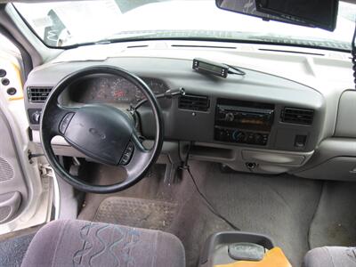 1999 Ford F550 Super Duty XLT Shuttle Bus  7.3 Power Stroke - Photo 9 - Portland, OR 97220