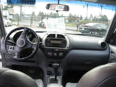 2001 Toyota RAV4   - Photo 10 - Portland, OR 97220