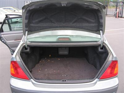 2002 Toyota Avalon XL   - Photo 9 - Portland, OR 97220